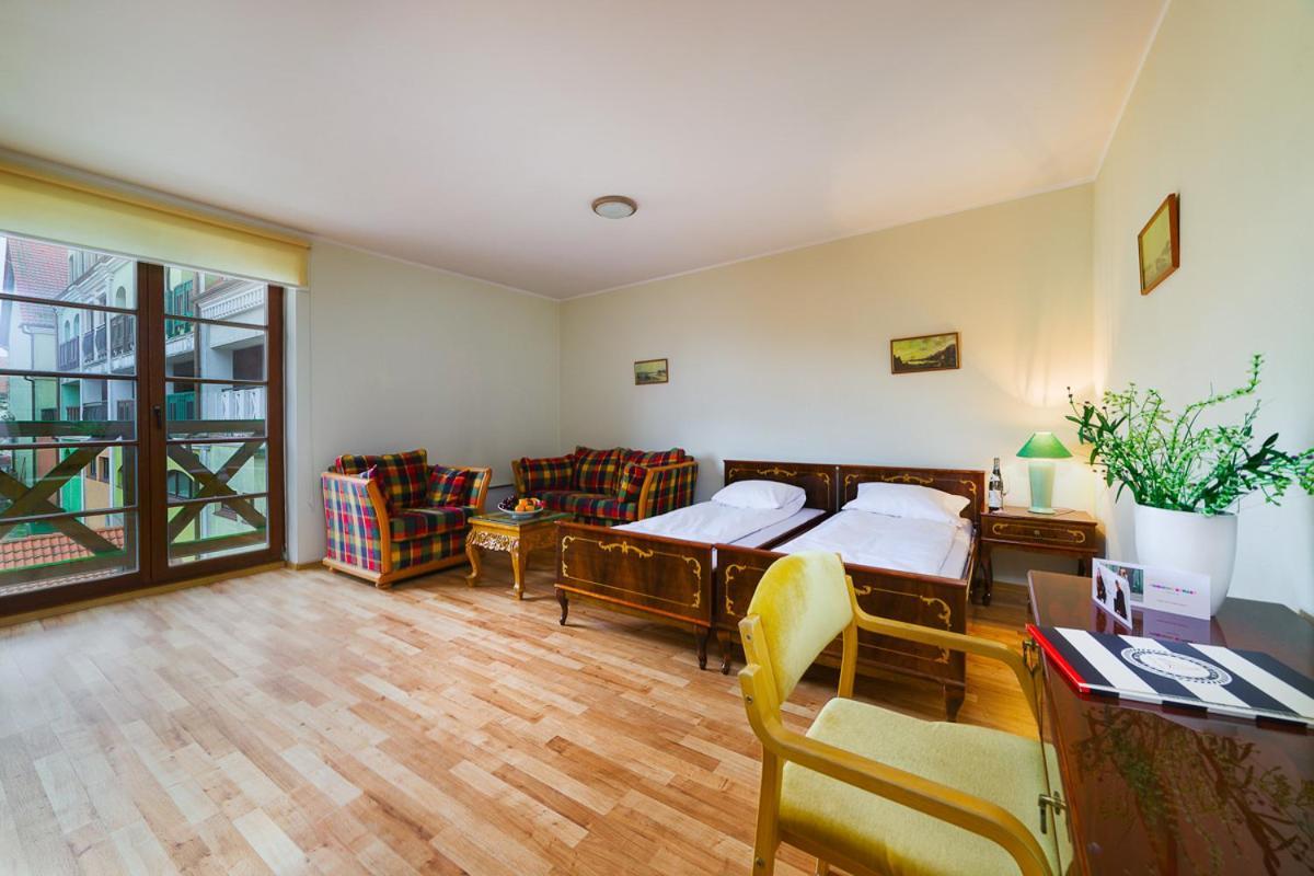 Apartamenty Portowe Mikołajki Eksteriør billede