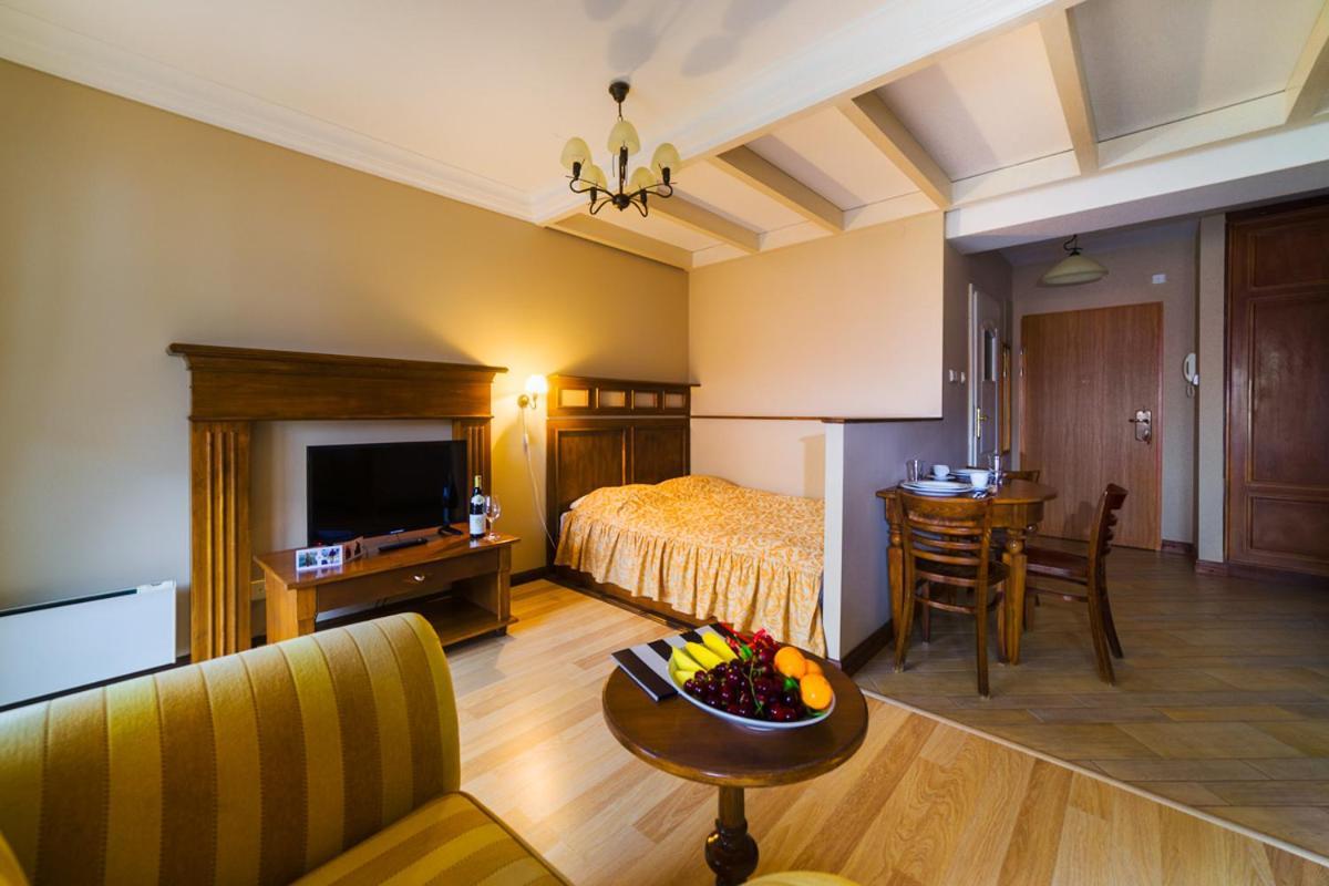 Apartamenty Portowe Mikołajki Eksteriør billede